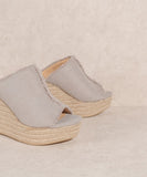 Bliss - Distressed Linen Wedge