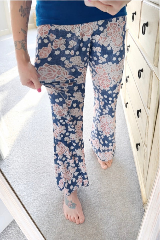 Fit & Flare Pants in Floral Denim Look