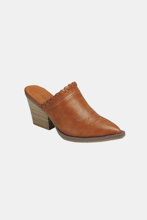 Pointy Toe Slip On Chunky Mules in Tan